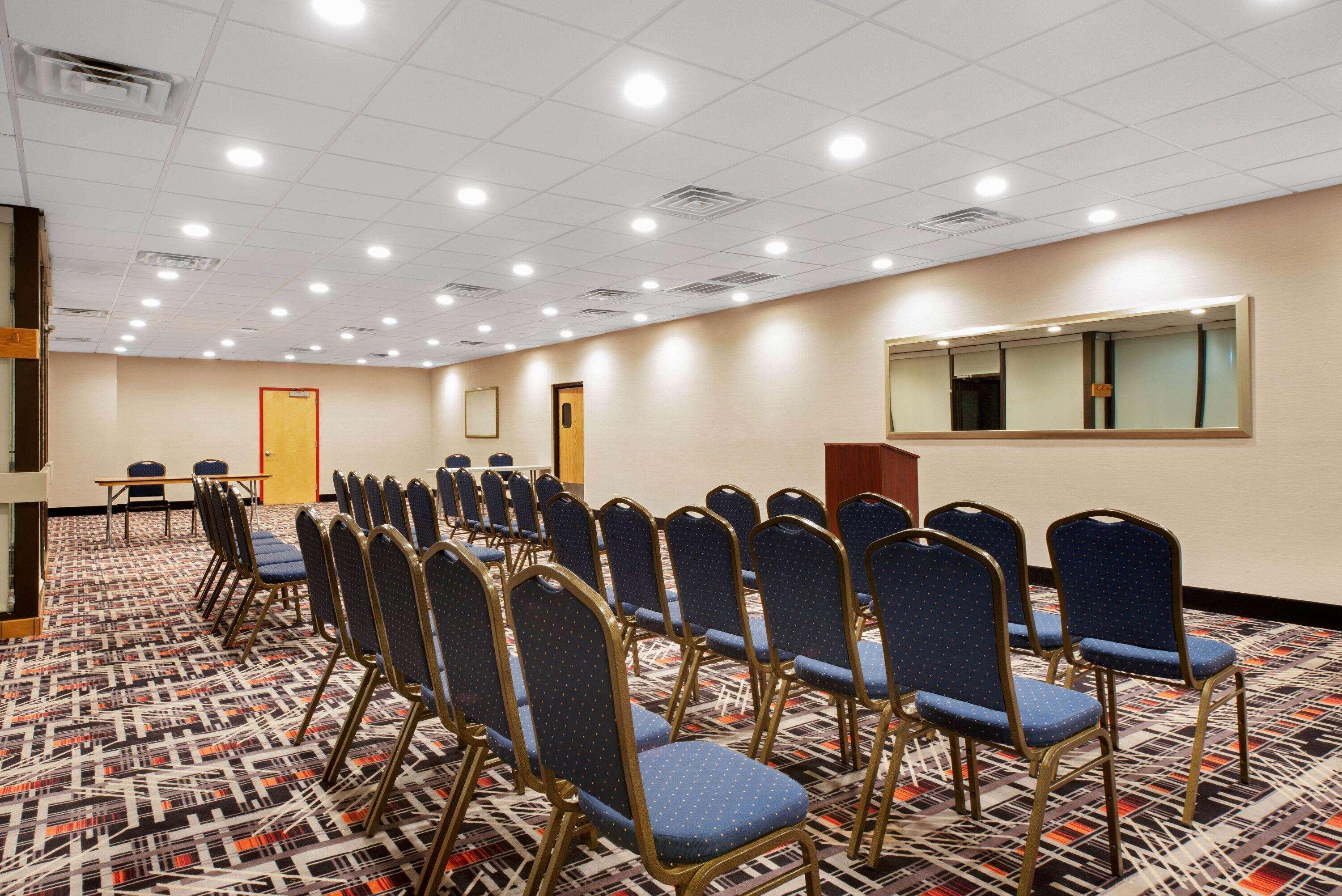 Hotel La Quinta & By Wyndham Dc Metro Capital Beltway 3*